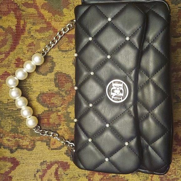 Badgley Mischka Handbags - Badgley Mischka NWT pearl handbag!